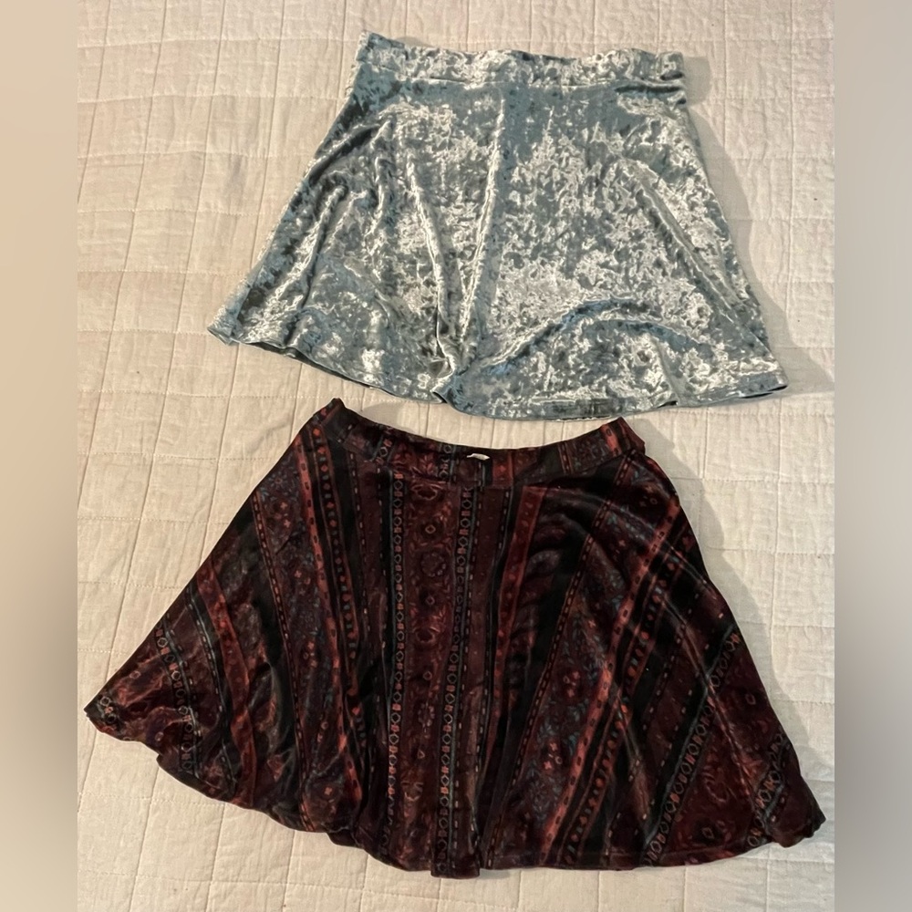 Holister Y2K velvet mini skirts. Great condition!